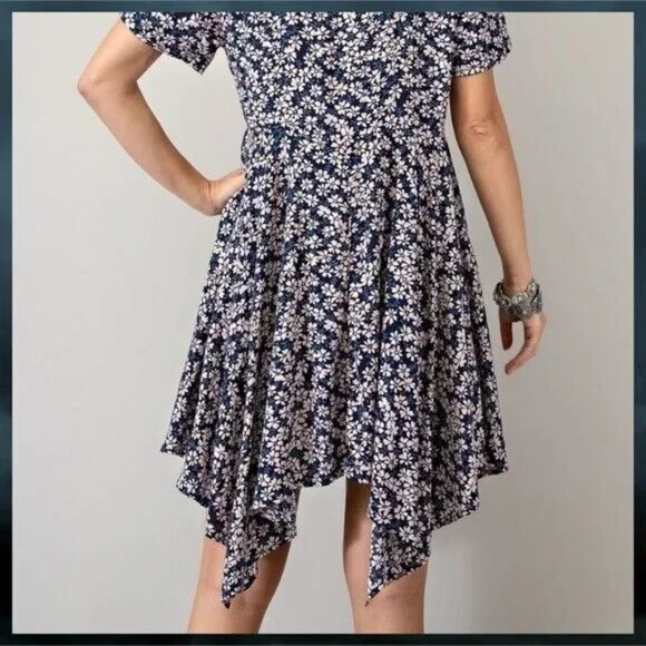 EASEL Lightweight Short Sleeved Collared Button Front Shark Bite Hem Shirt Dress - Picture 6 of 14